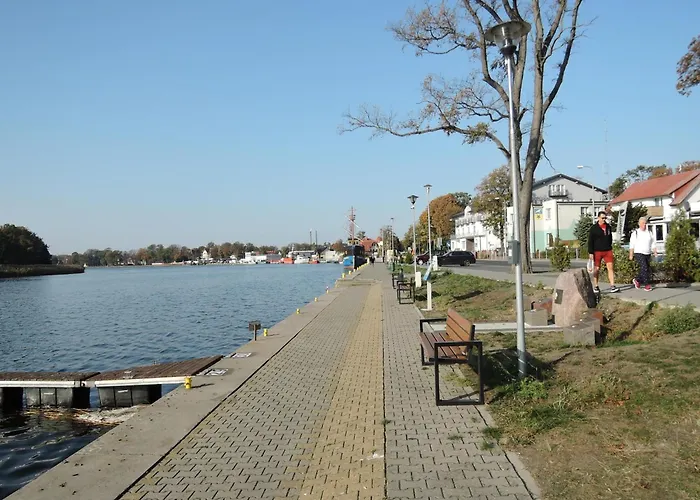 House On Water In Near Clean Πλωτό κατάλυμα